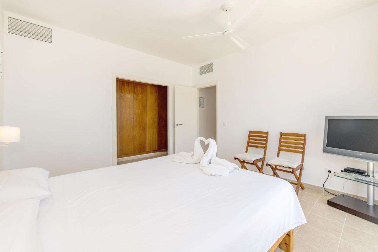 Biniancolla Ginesta Villa Bagian luar foto